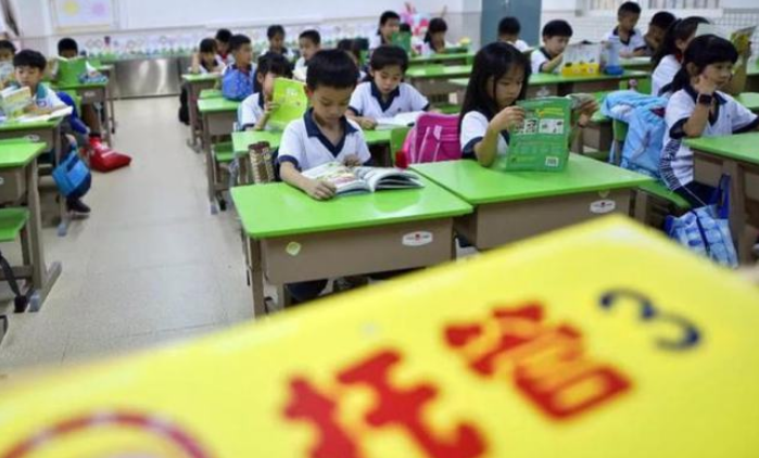 延時(shí)服務(wù)“副作用”逐漸顯露，眾多問(wèn)題待解決，學(xué)生和老師負(fù)擔(dān)重