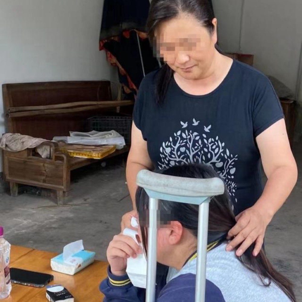 女生被體罰下蹲150次，致9級傷殘，談談該事件值得反思之處