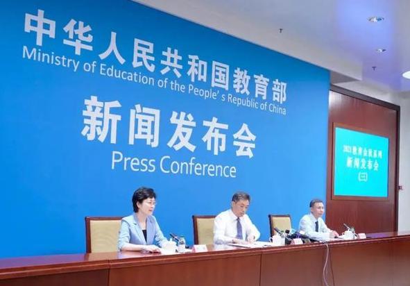 教育部傳出好消息，教師、小學生將迎來新調整，幸福來得好突然