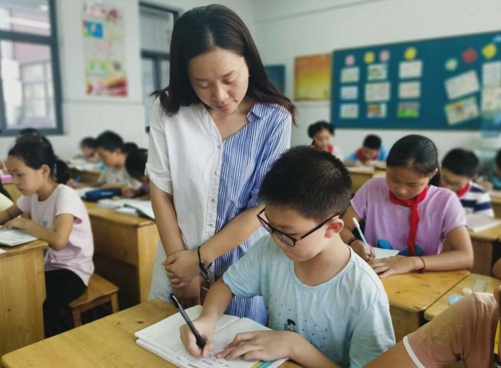 “雙減”政策順利落地，7700萬學生參加課后服務，家長給出真實反饋