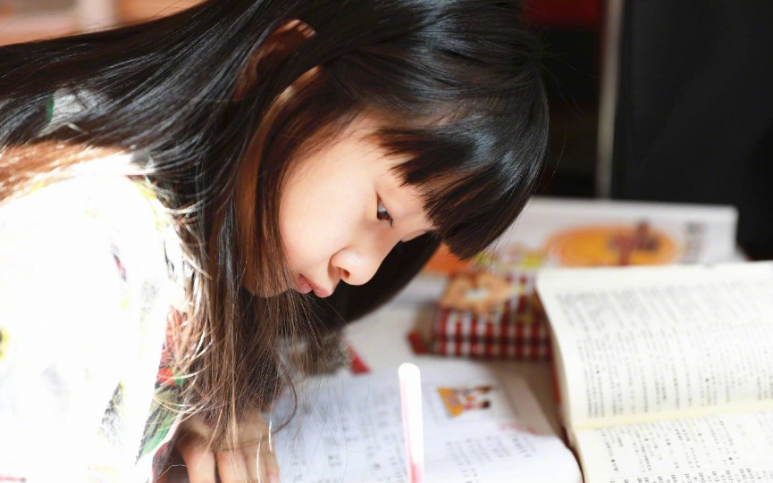 小學生滿分作文走紅，句句不提愛、句句都有愛，老師看后倍受感動