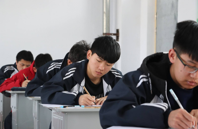 高考中，為什么要提前5分鐘發(fā)試卷？其中的深意你知道嗎
