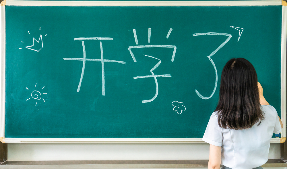 大一新生偷拍女學(xué)生被抓，湖北工大將其勸退，網(wǎng)友：心疼他父母