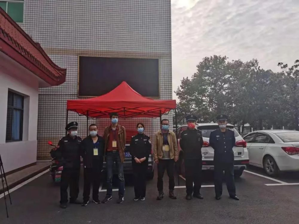 【我為群眾辦實事】護航成考：考生忘帶準考證，蘆淞民警來幫忙