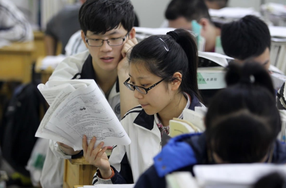 高考結束后，回收草稿紙成考生一大疑惑，直接帶走不是更方便嗎？