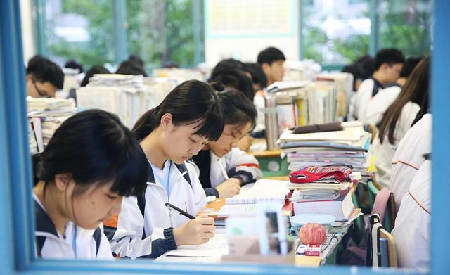 高考成績超過600分，讀專科警校，正常嗎？