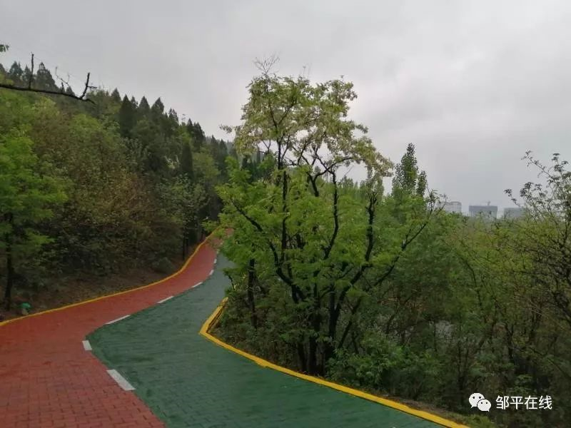 <a href=http://m.cnzcn.net.cn target=_blank class=infotextkey>健身</a>步道