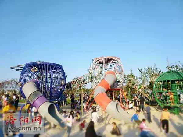 體育公園器材區