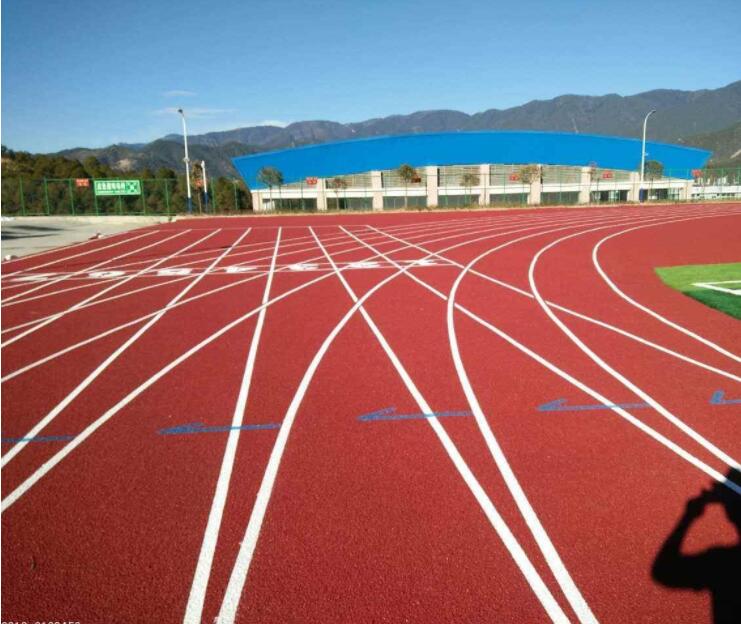 籃球場(chǎng)用<a href=http://m.cnzcn.net.cn target=_blank class=infotextkey>塑膠跑道</a>，與時(shí)俱進(jìn)