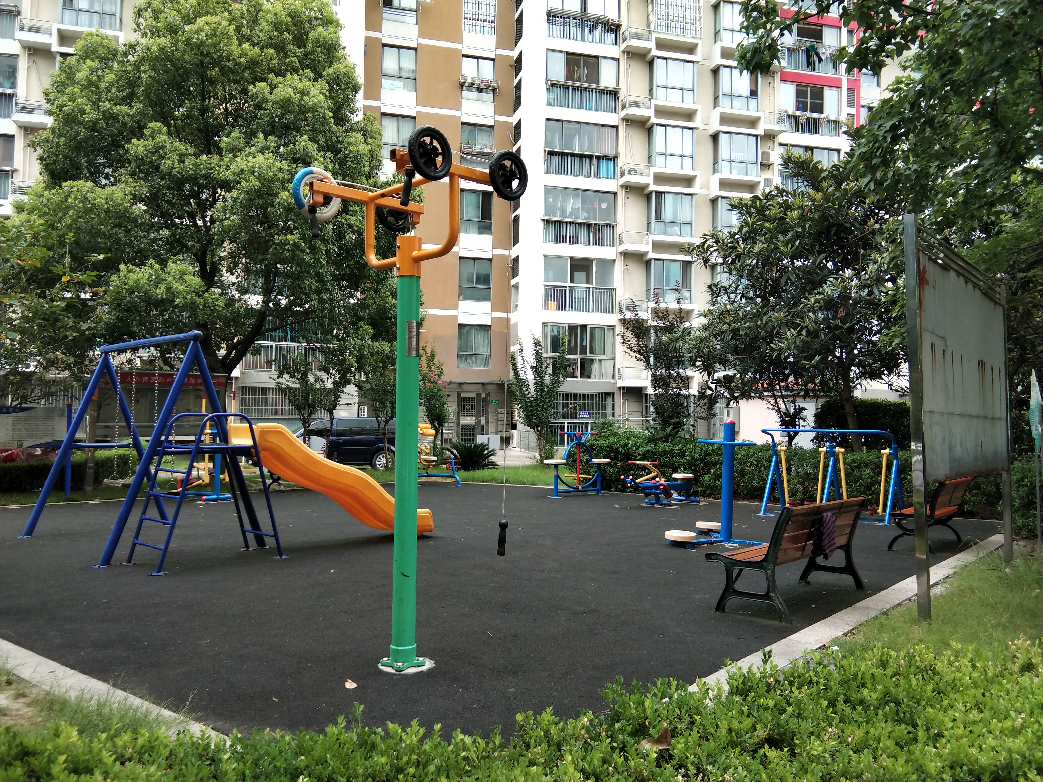 世博一居B健身苑點