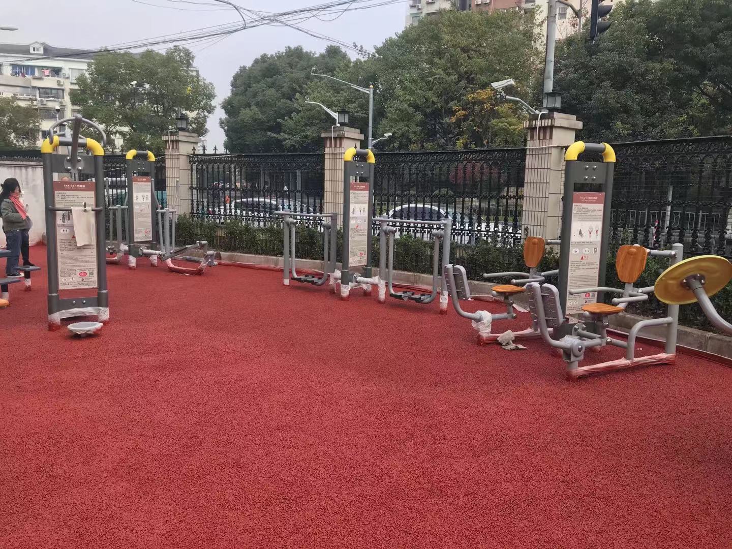 靜安區(qū)彭浦鎮(zhèn)龍?zhí)毒游∩睃c(diǎn)(平利路208號(hào))