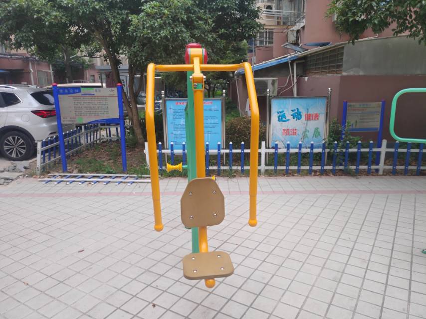 坐推訓(xùn)練器 坐推訓(xùn)練器