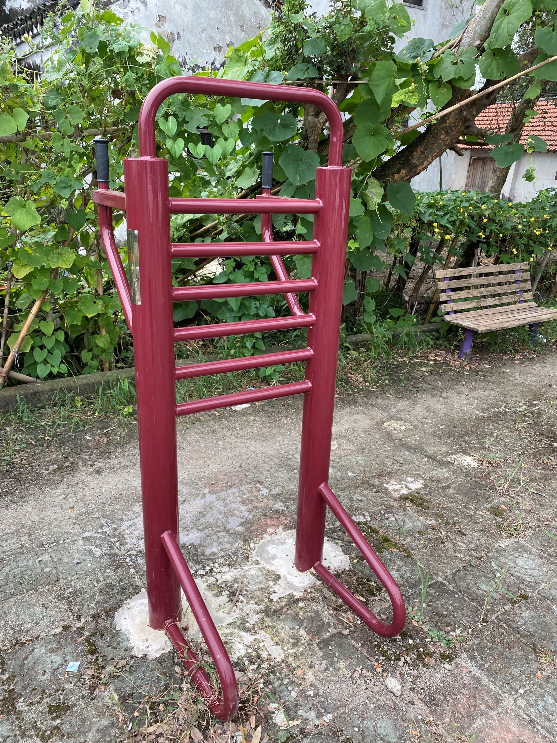 多功能訓練器 多功能訓練器