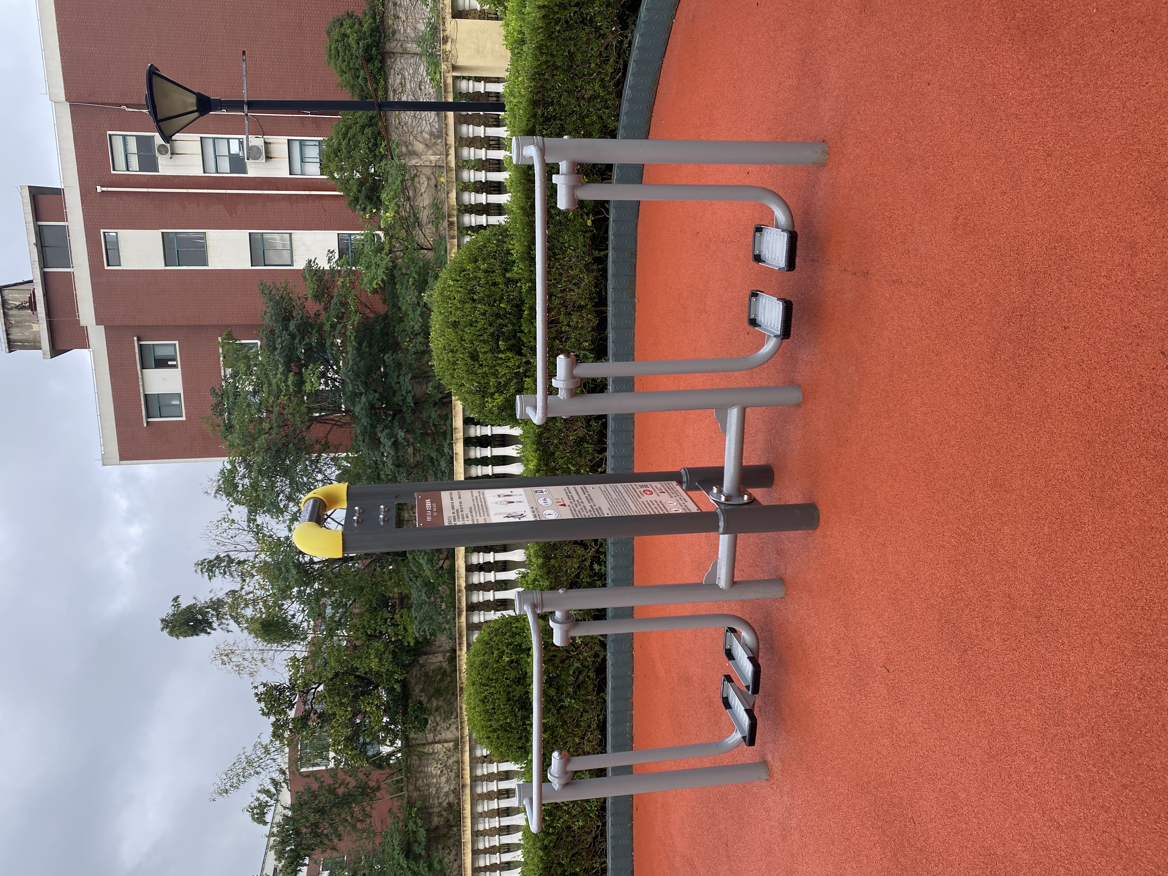 雙位太空漫步機(jī)