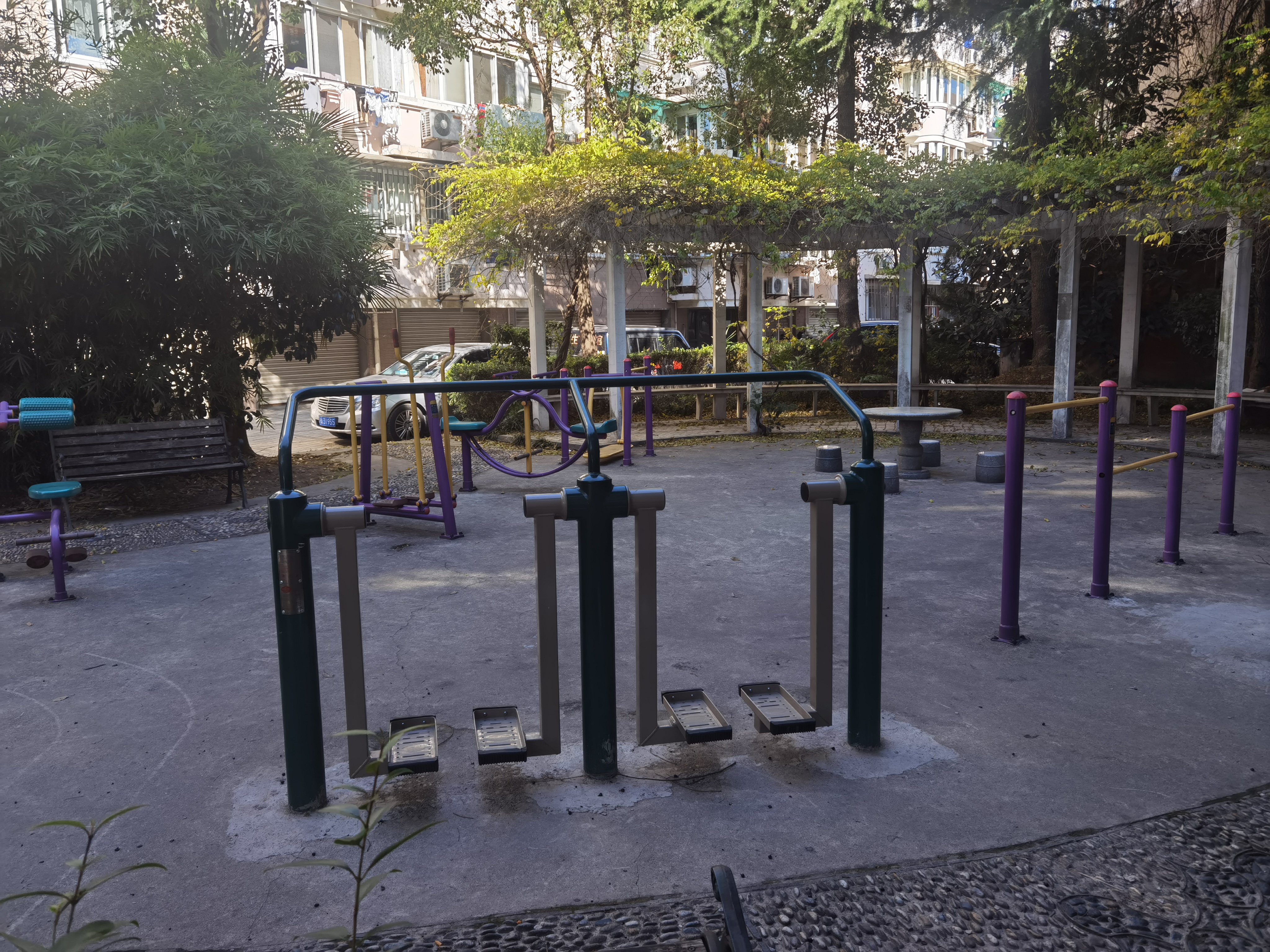 靜安區彭浦鎮廣中西路999弄居委健身點（運城路620弄）