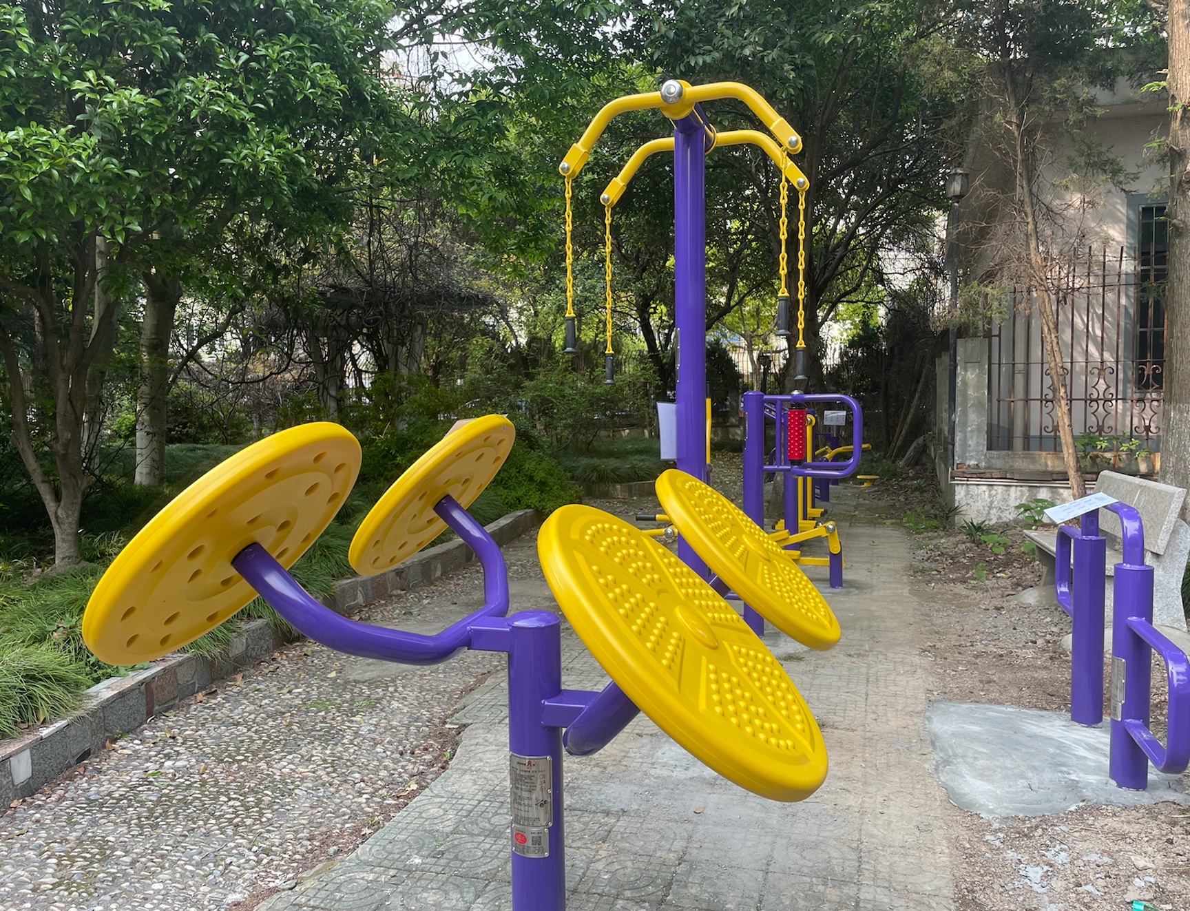 潤(rùn)峰苑健身點(diǎn)