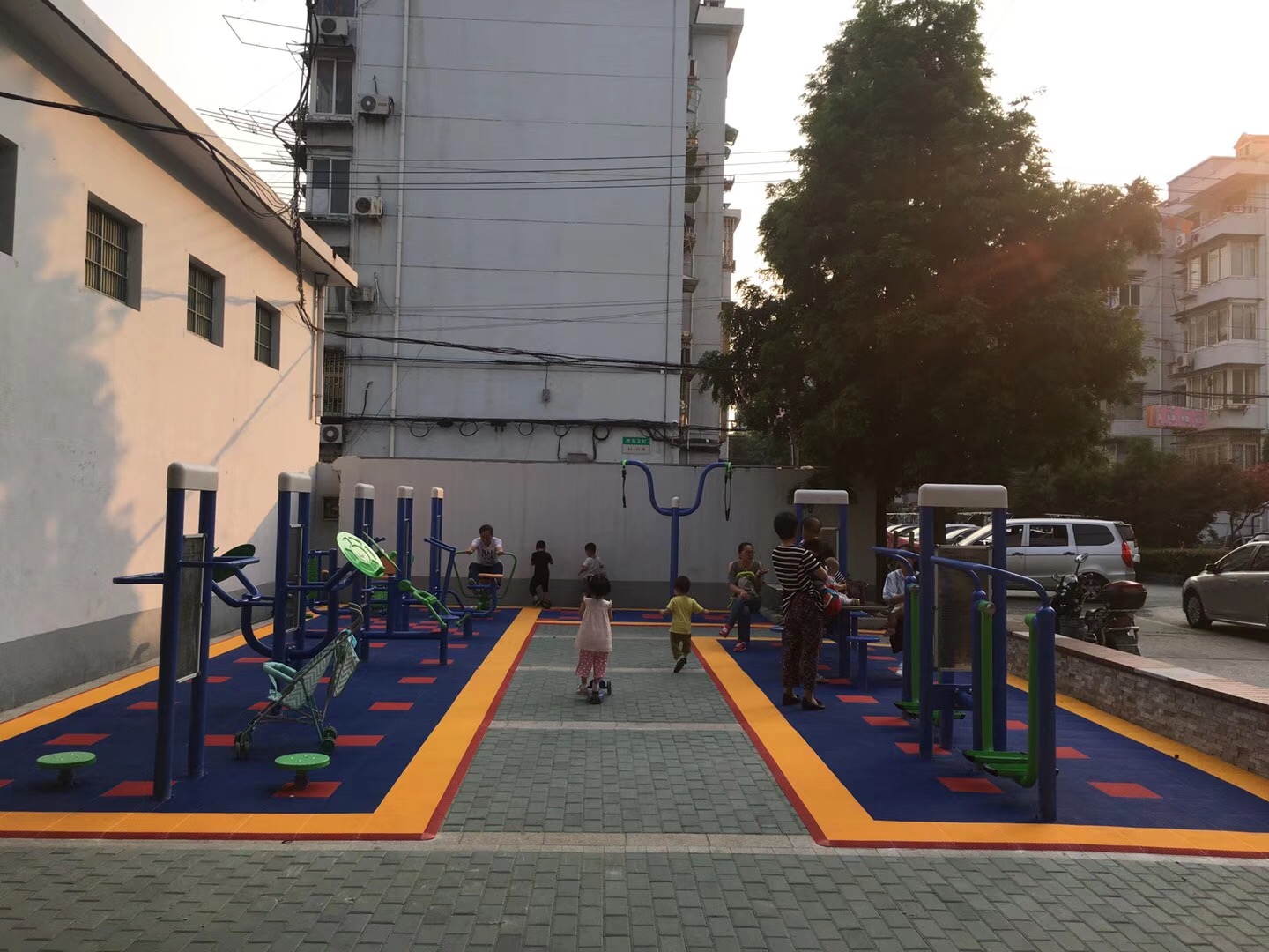 祁連二村二居健身點