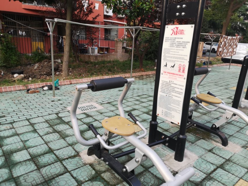 自重式背部訓練器