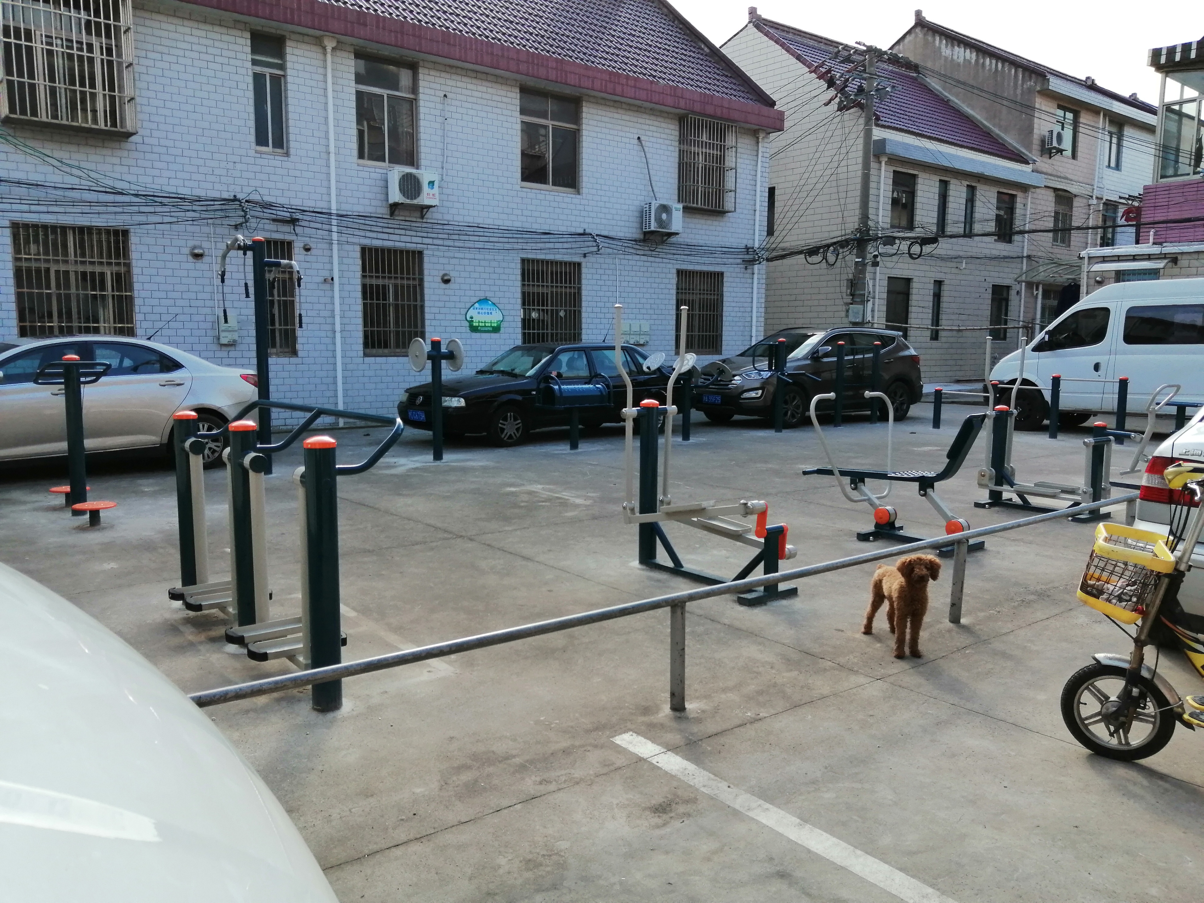 解放社區(qū)慶豐新村健身點(diǎn)