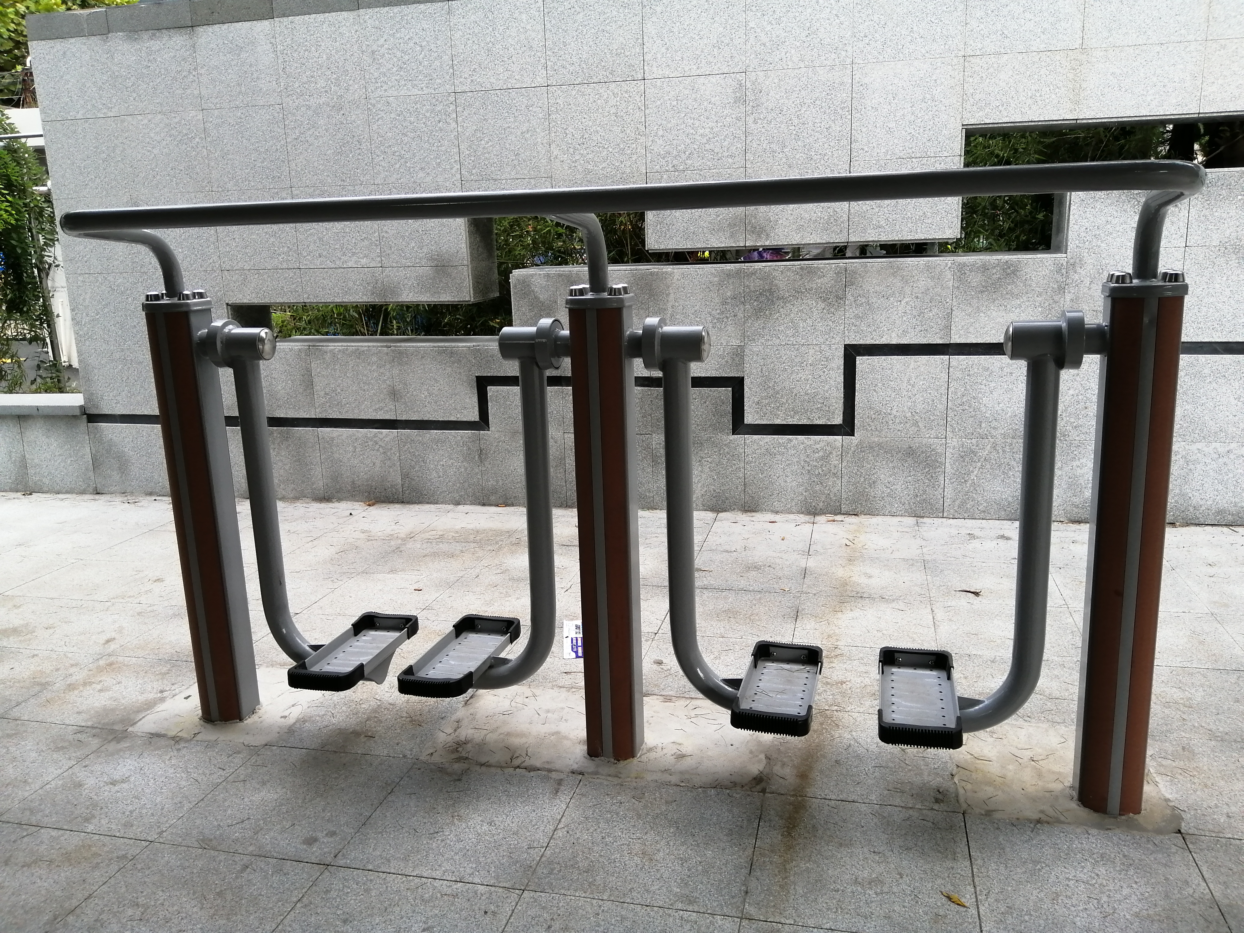 雙位太空漫步機