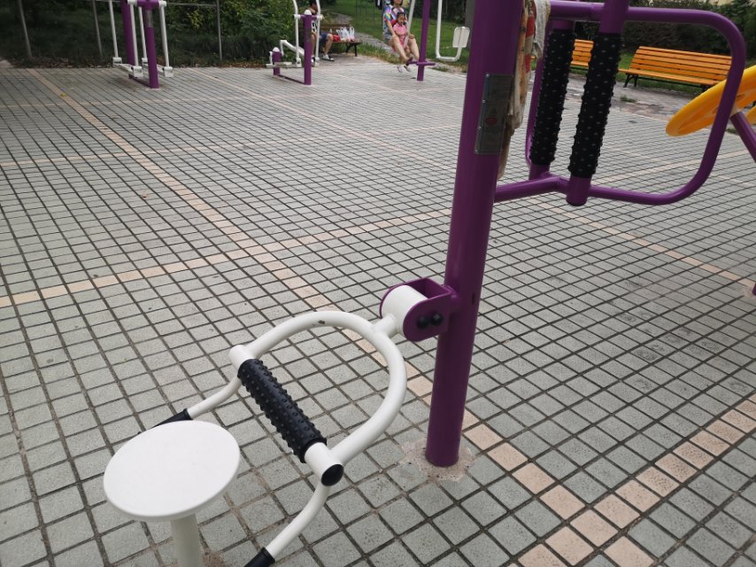 坐式腰背按摩器