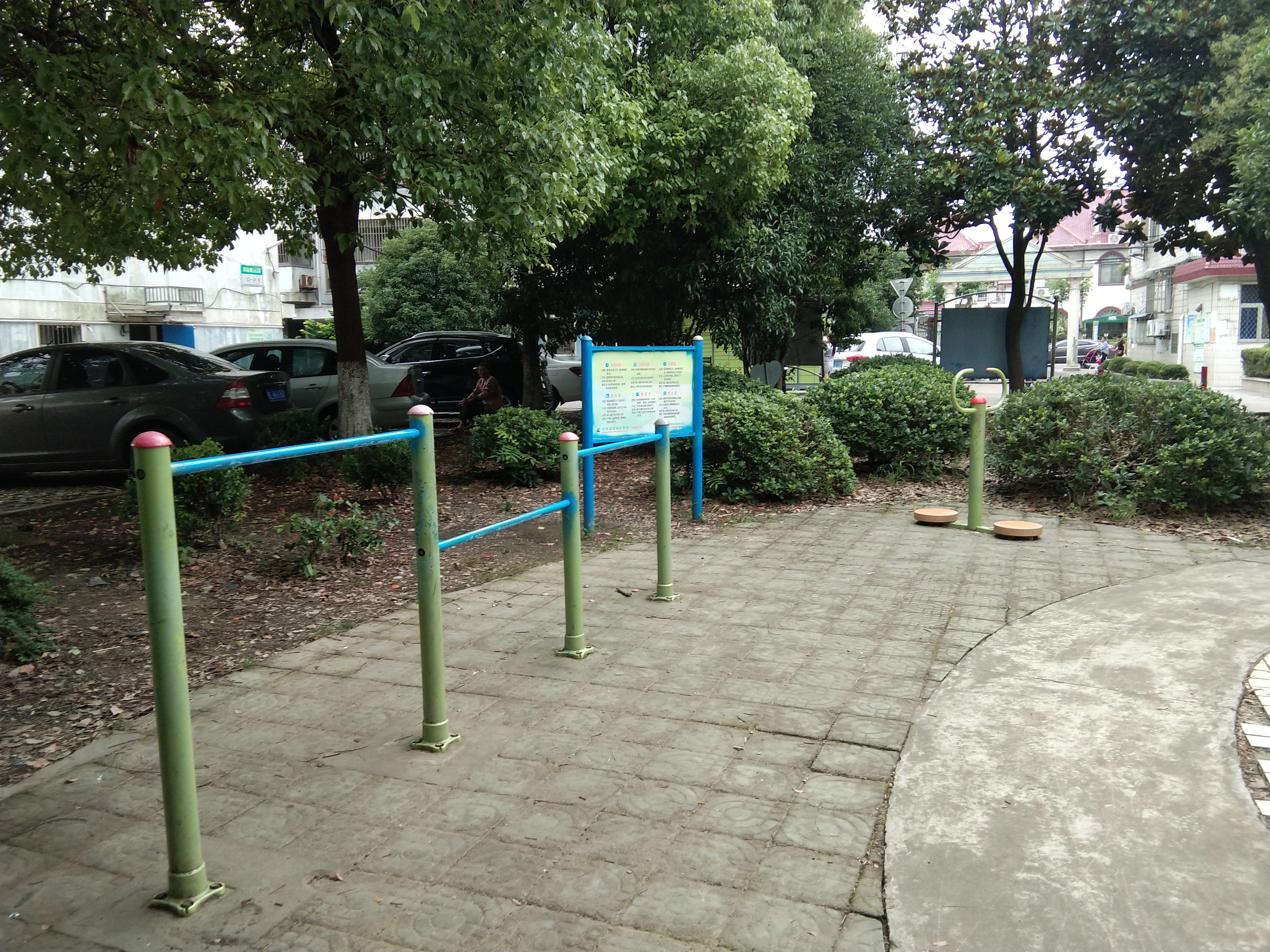 奉城鎮洪廟銀欣苑K區市民益智健身苑點