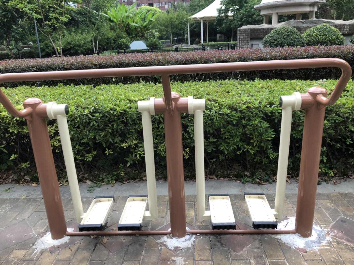 二位太空漫步機