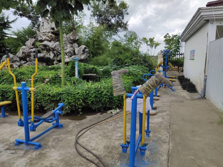 六里村老年活動室健身點