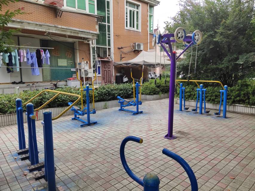 六里佳苑西區健身點