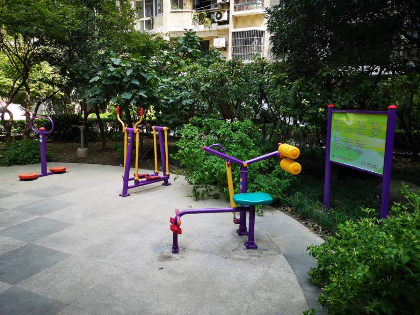 吉祥居委健身苑點