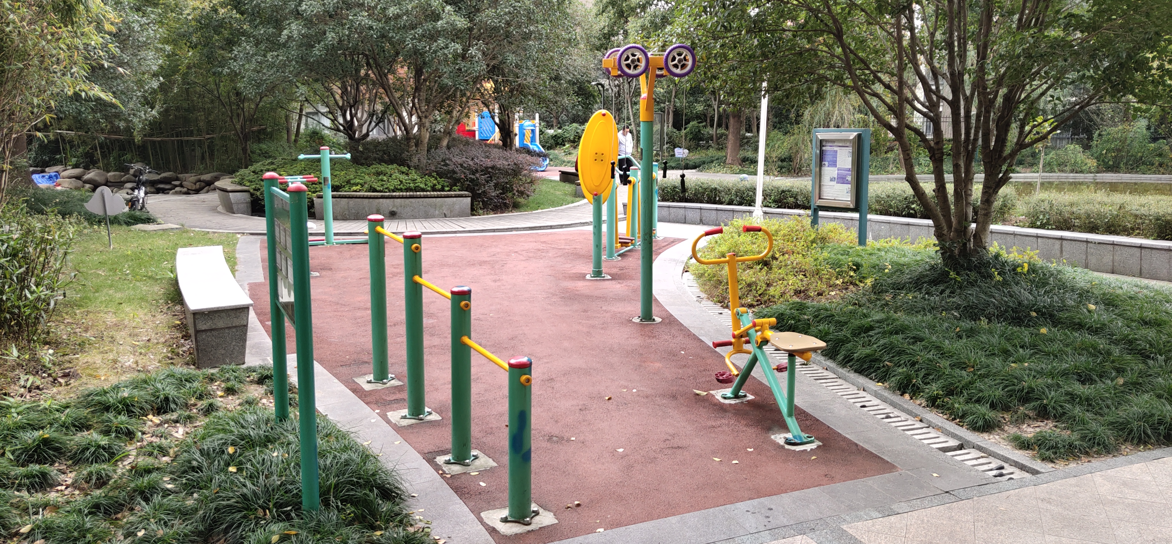 香花橋街道愛星村友愛5組健身苑點