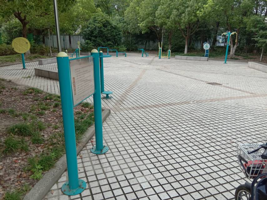 包橋小區(qū)225弄東南側(cè)市民健身點(diǎn)