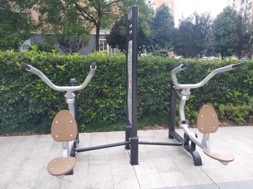 自重式高拉訓練器