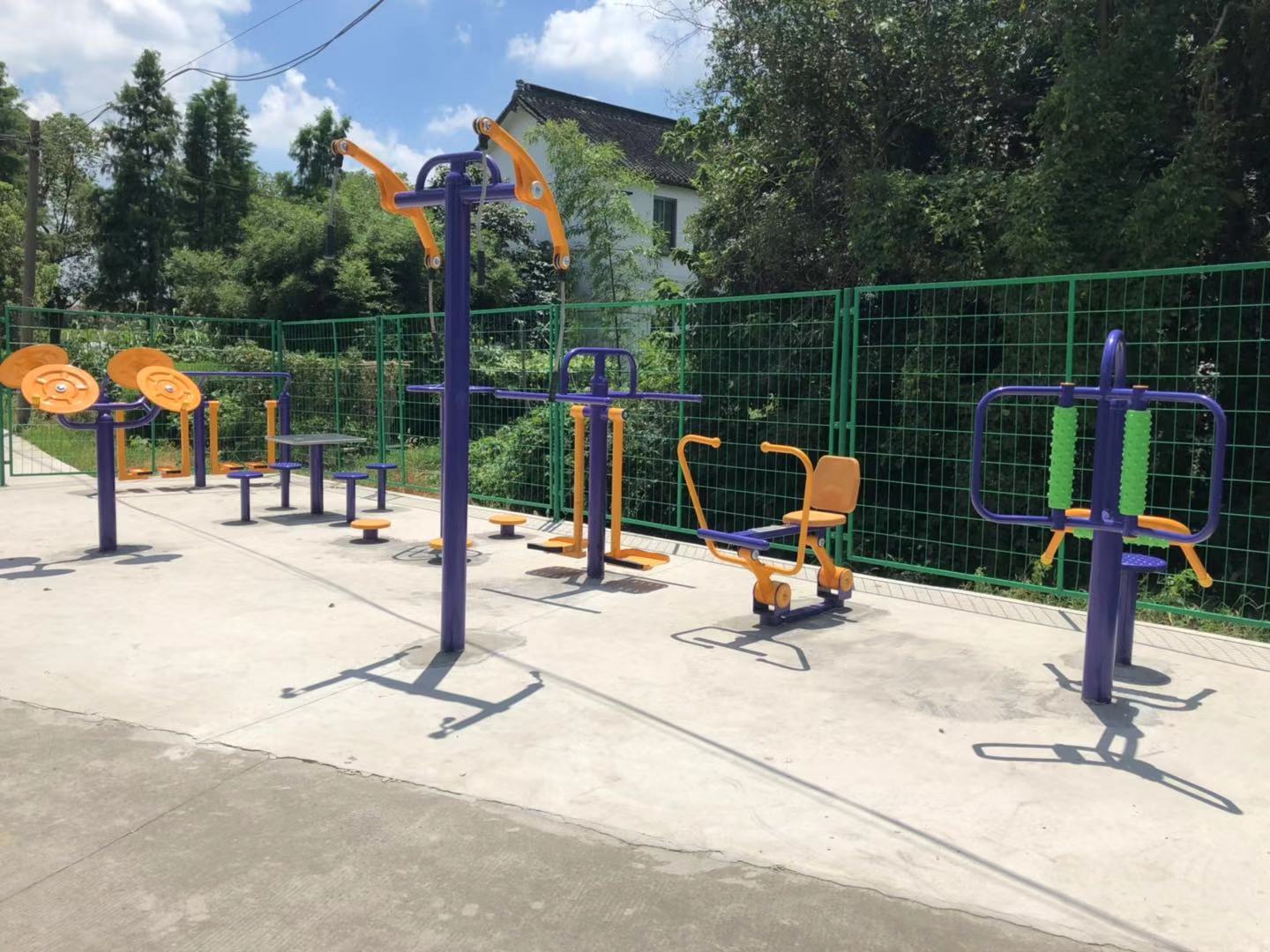 白鶴鎮南巷村萬涇益智健身點