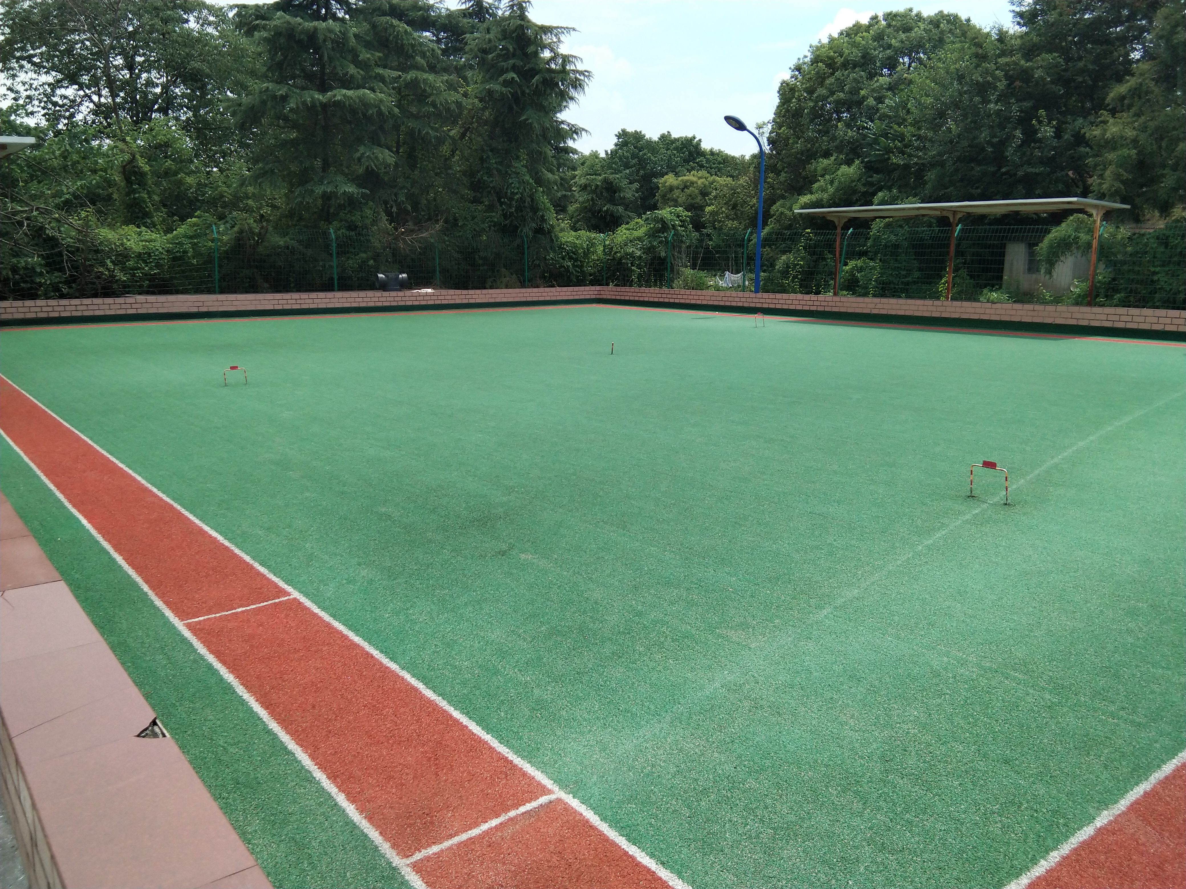 建新村門(mén)球場(chǎng)