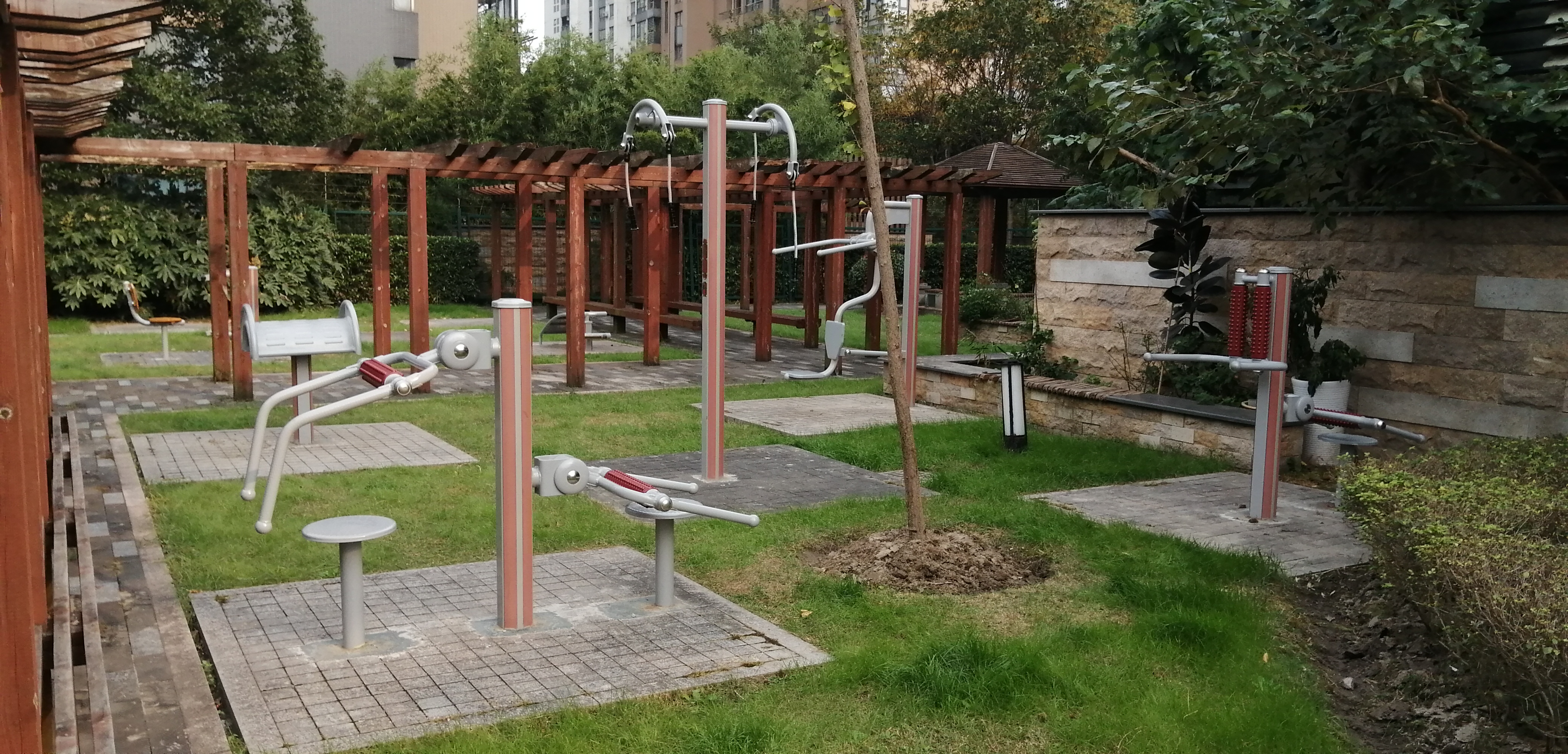 靜安區大寧路街道和源企業廣場健身點（共和新路2993號）