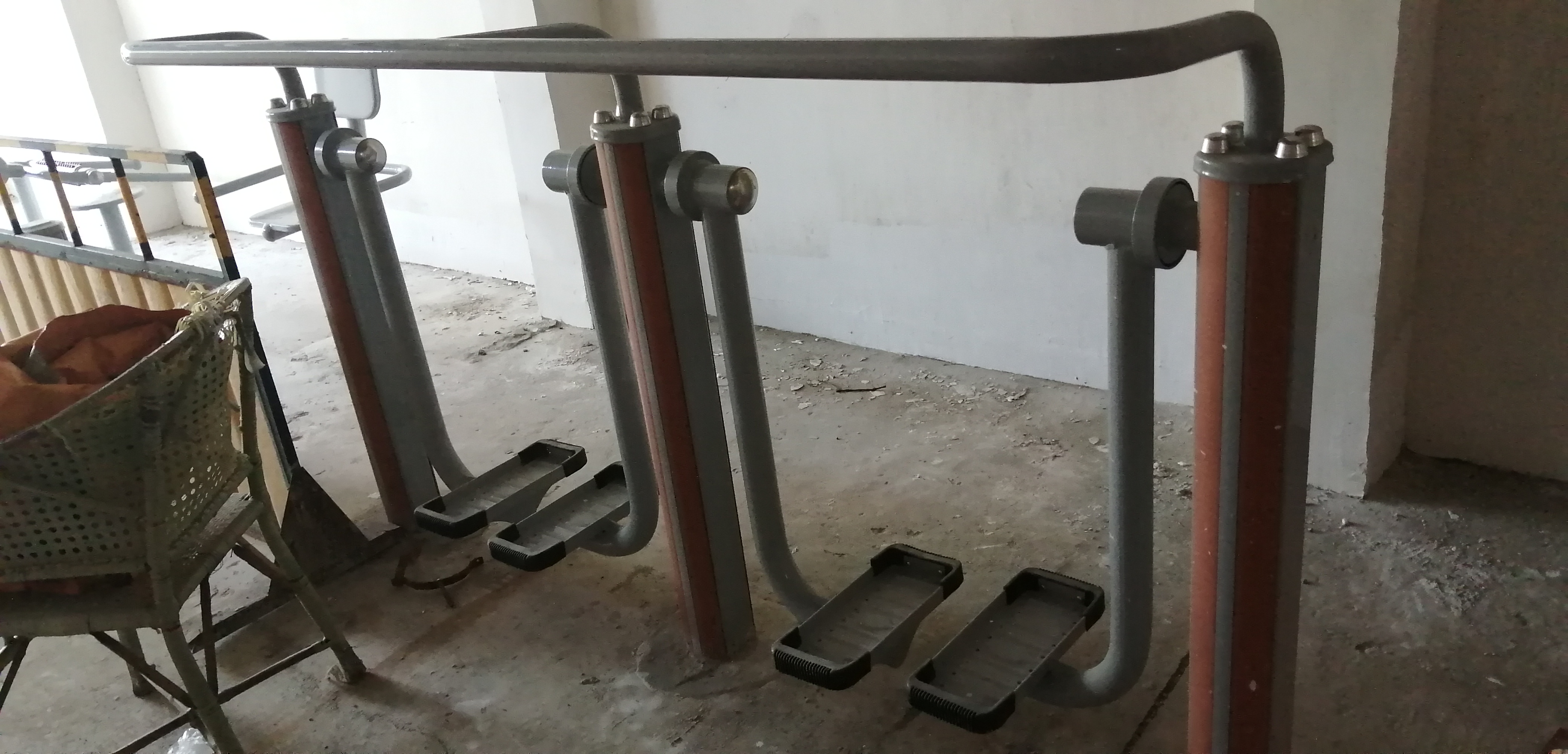 雙位太空漫步機