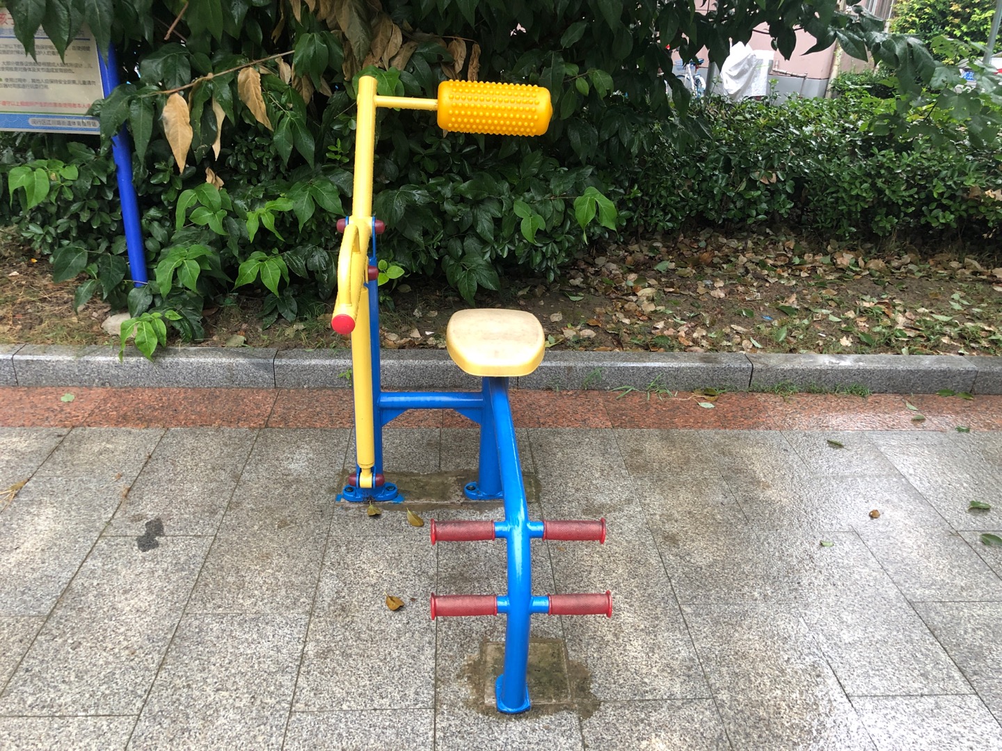 腹背鍛煉器 腹背鍛煉器