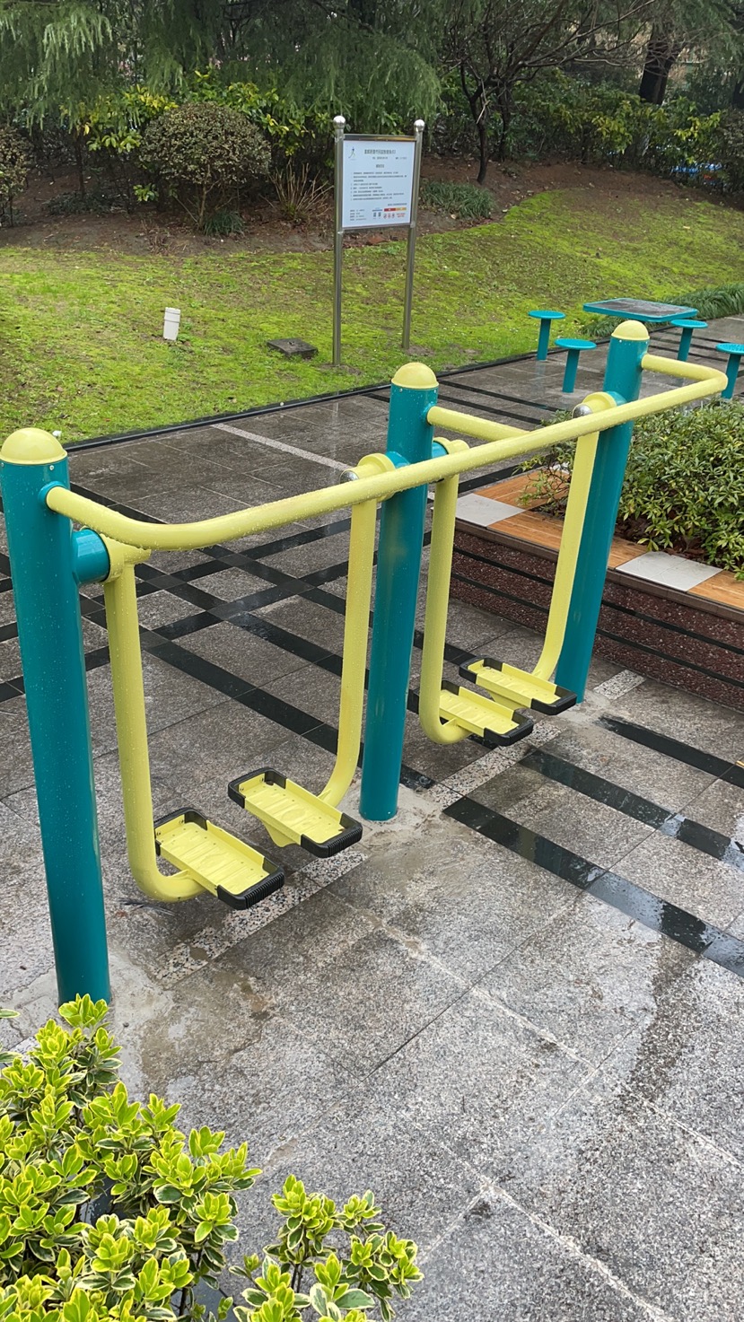 二位智能太空漫步機