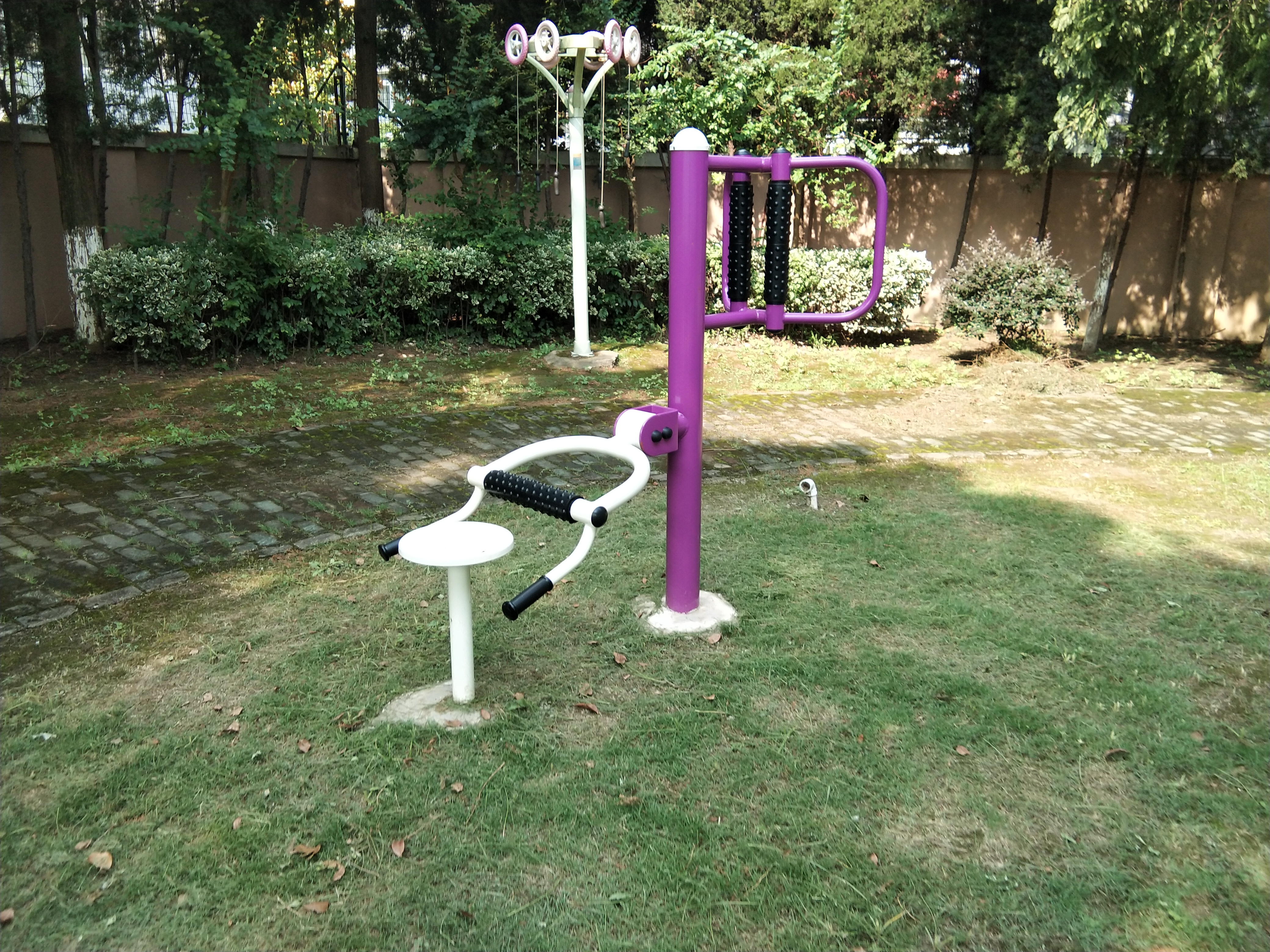 坐式腰背按摩器