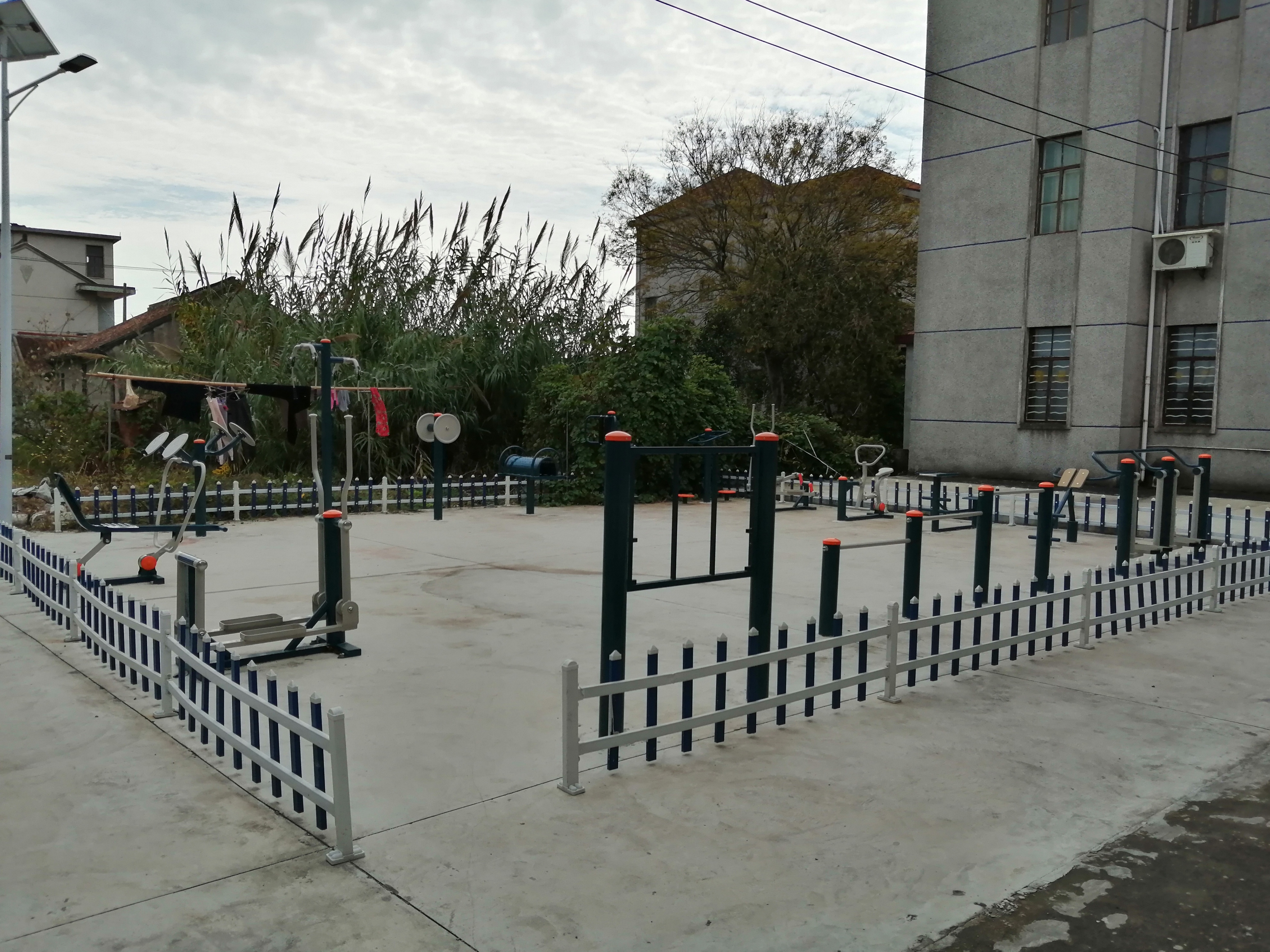 東蘭三居居委C健身苑點