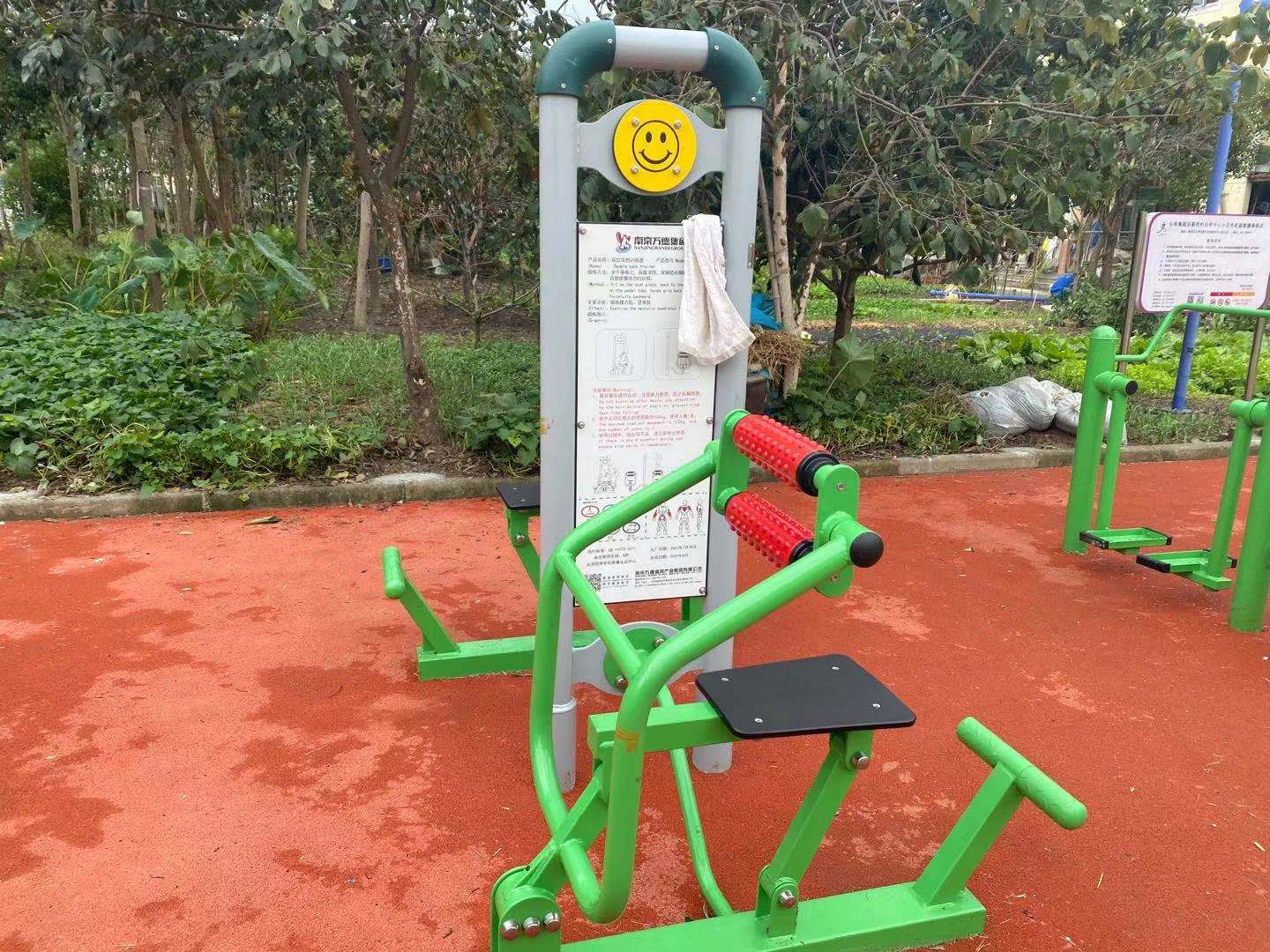 雙位背部訓(xùn)練器