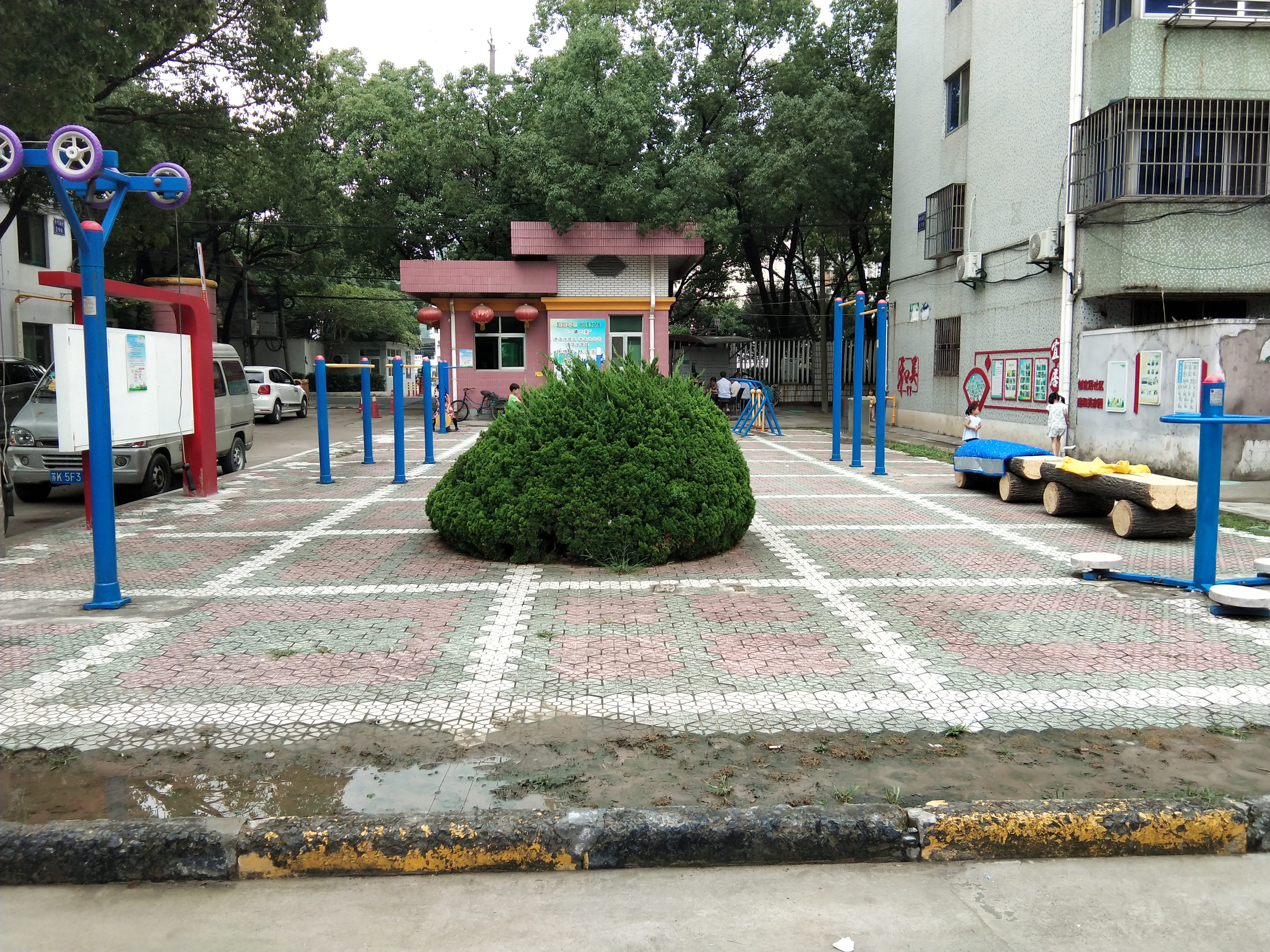 彎彎新村市民益智健身苑點