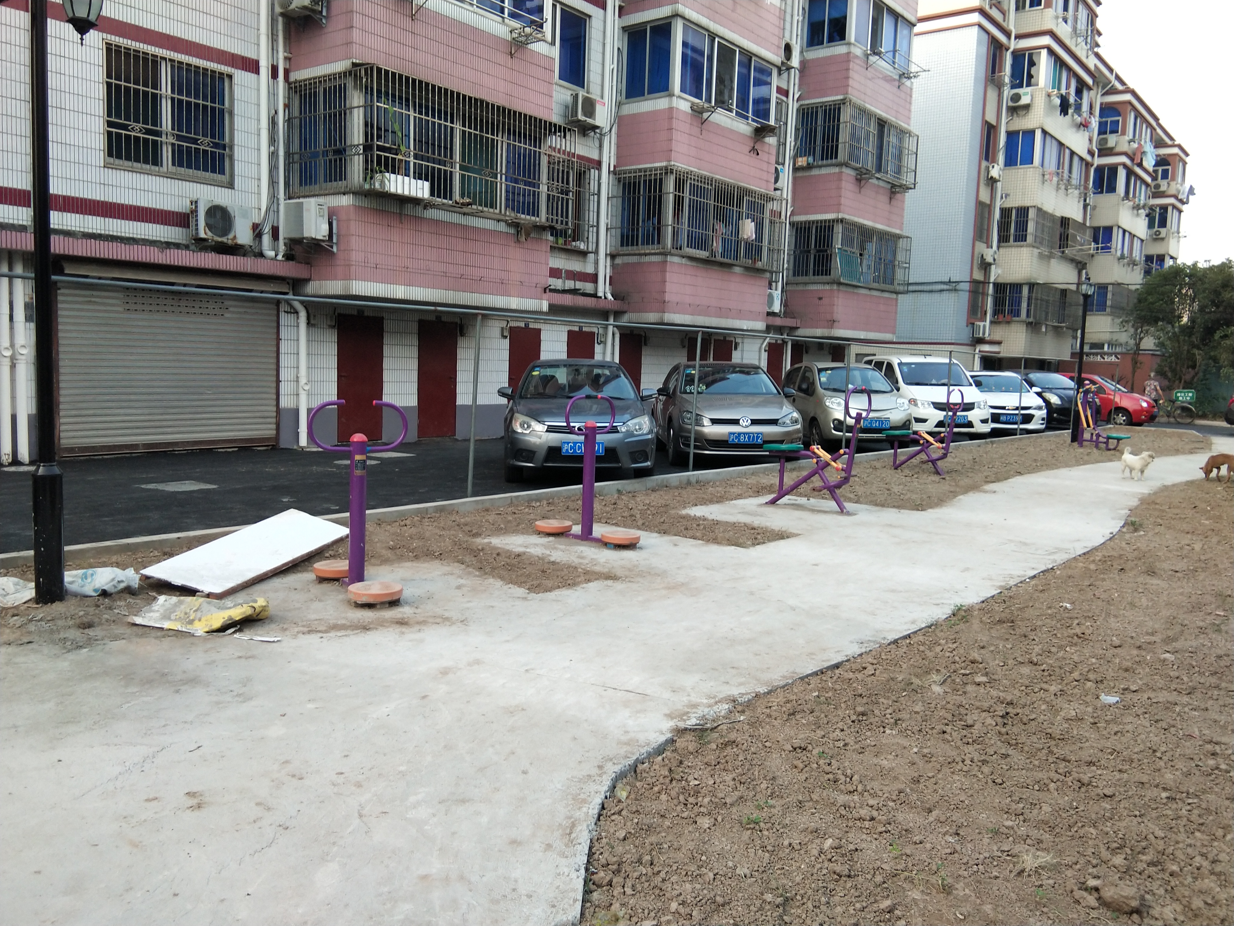 四團居委天鵬三區市民益智健身苑點