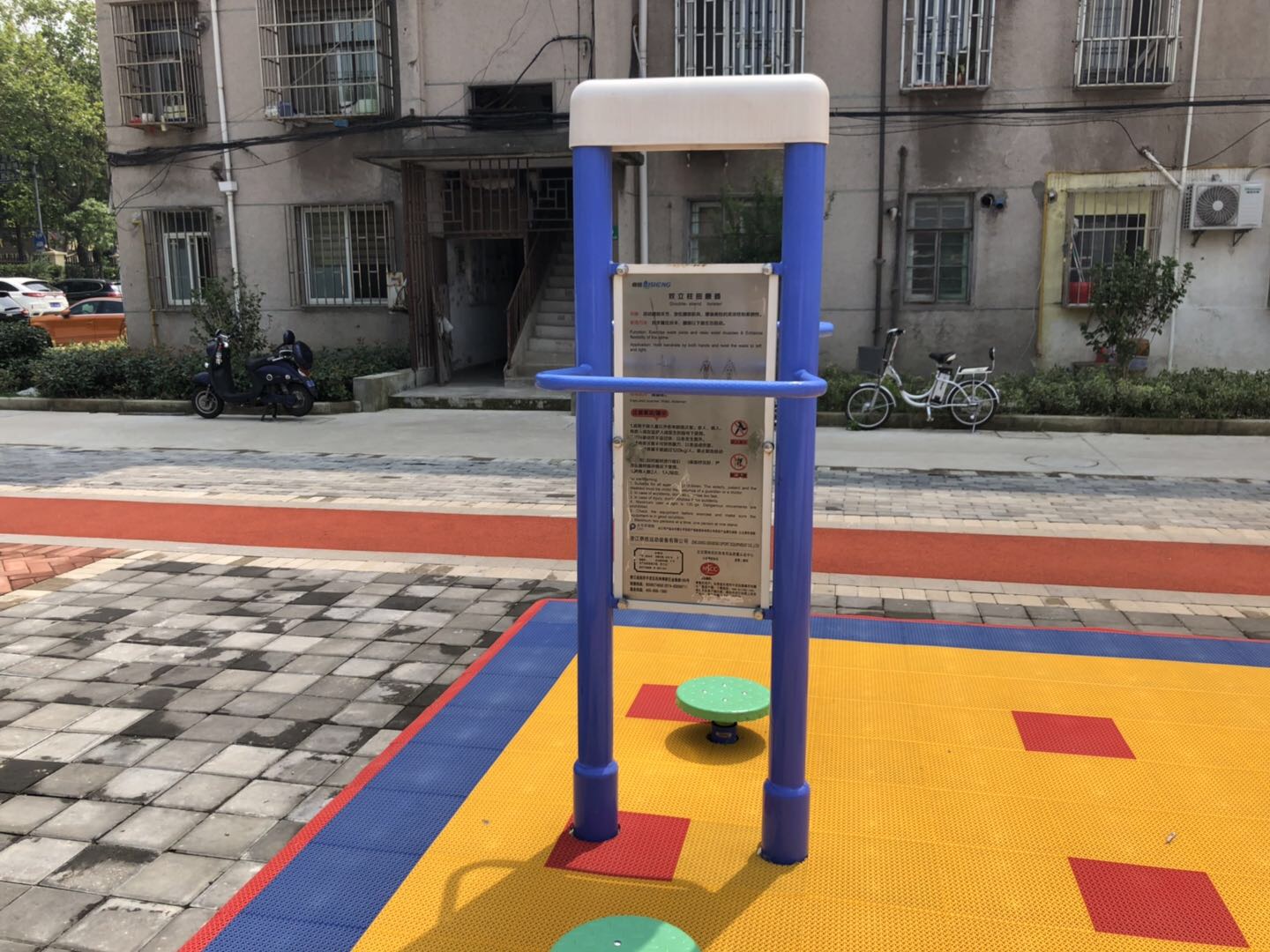 雙立柱扭腰器 雙立柱扭腰器