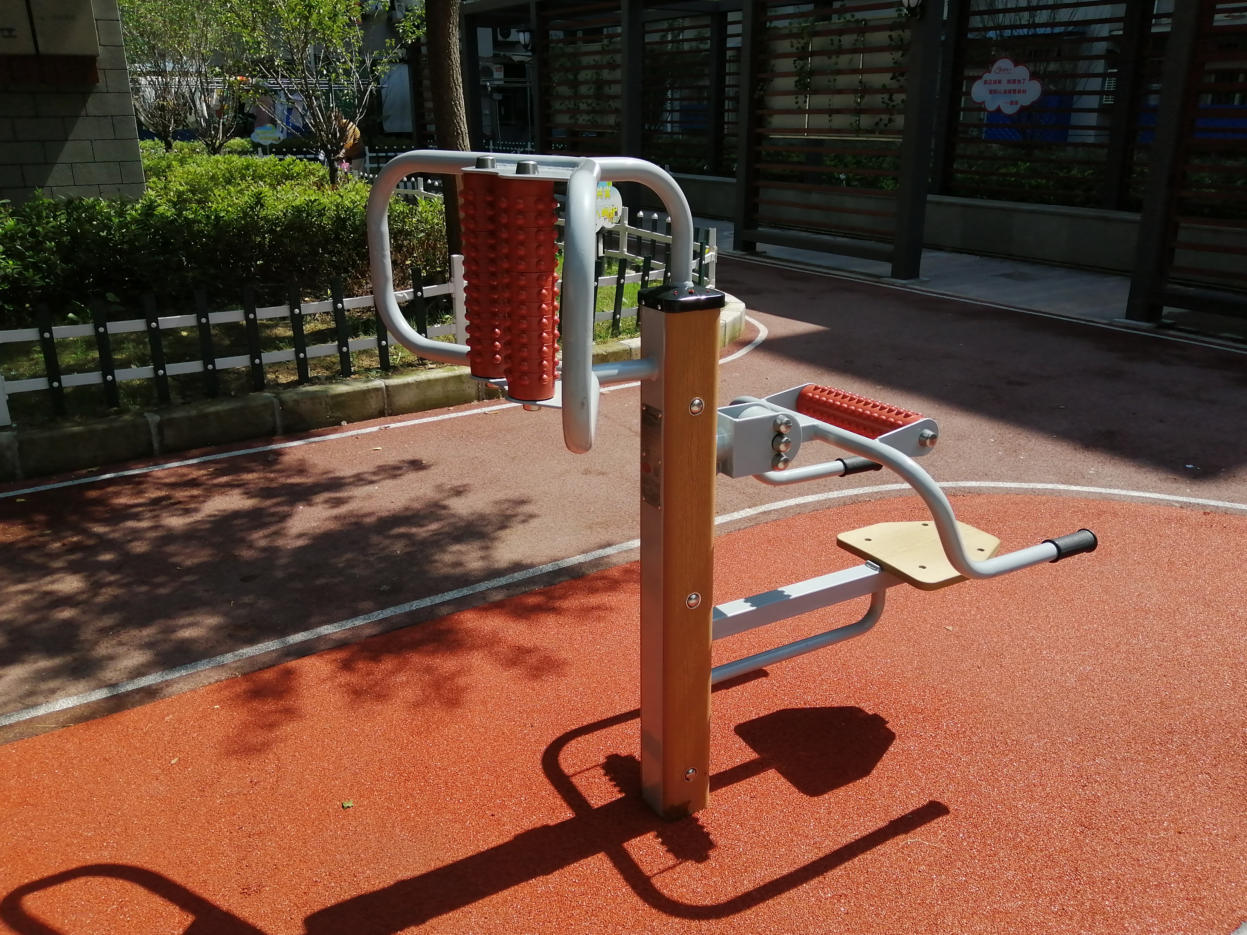 腰背按摩器 腰背按摩器