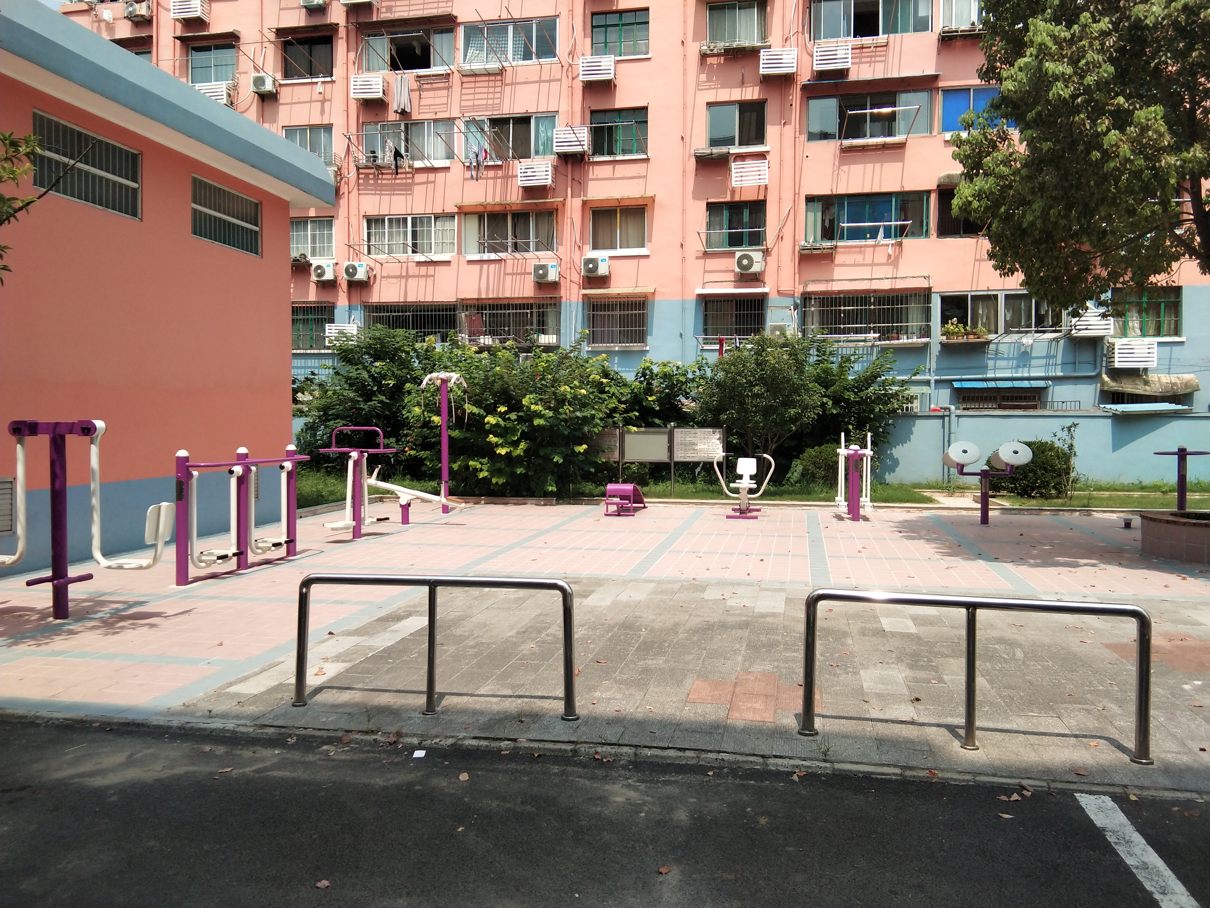 西環(huán)一、二村健身點(diǎn)