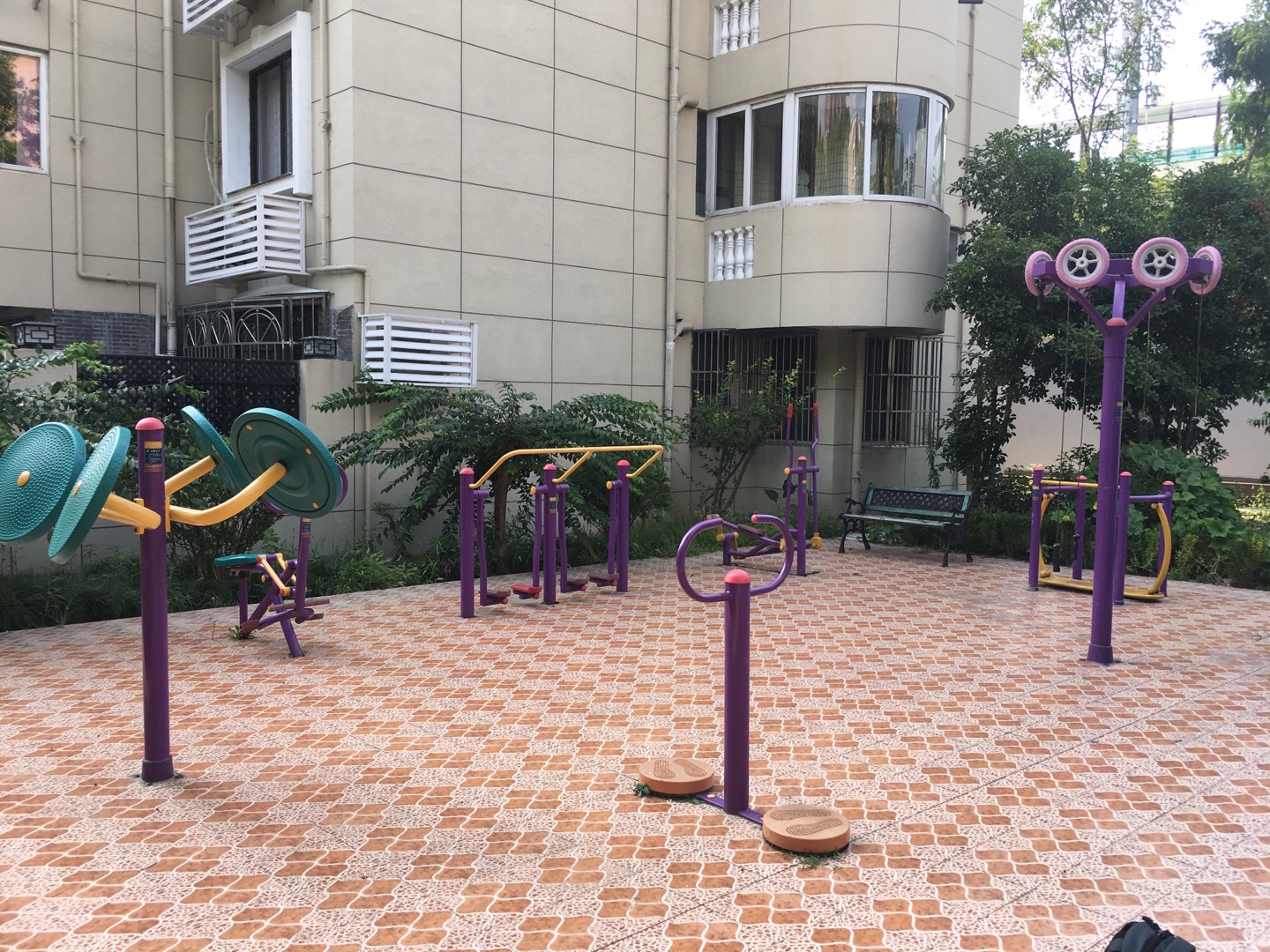 龍柏一村二居委龍柏城市花園小區A點