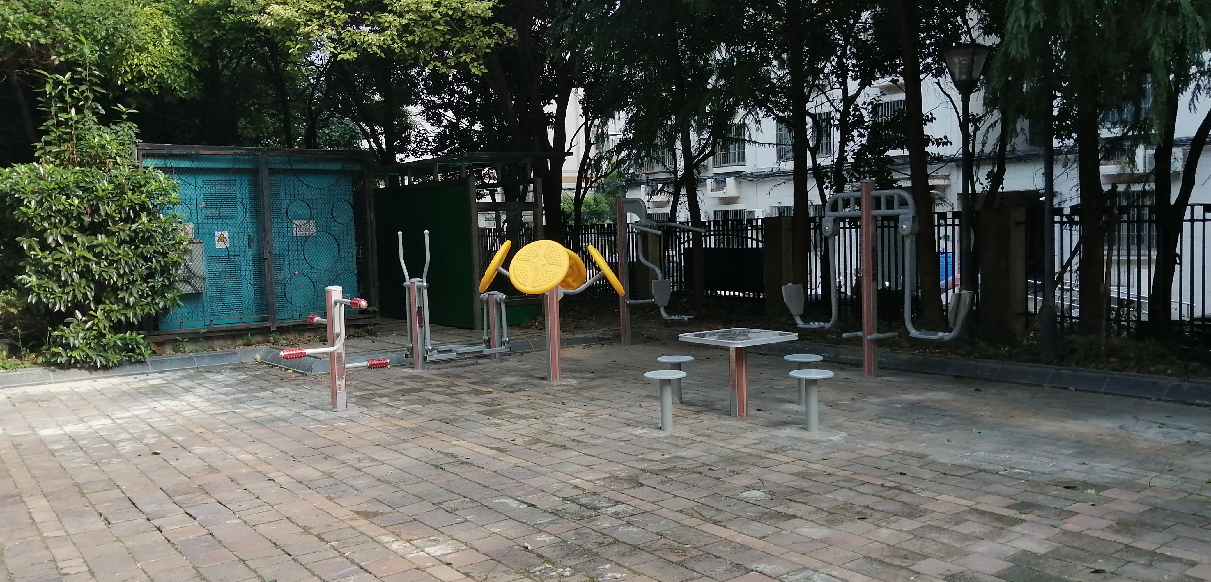 靜安區(qū)共和新路街道中山北路899弄居委健身點（中山北路899弄東區(qū)）