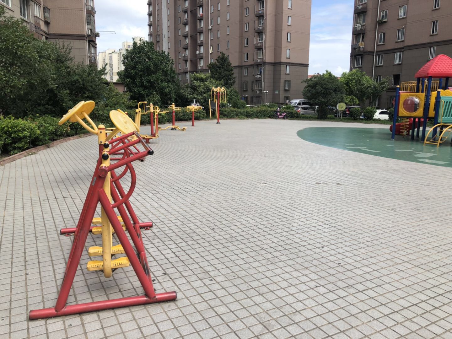 金耀社區(qū)健身點(diǎn)